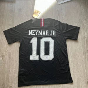 Neymar Jr psg  - Helt ny i endast 250kr