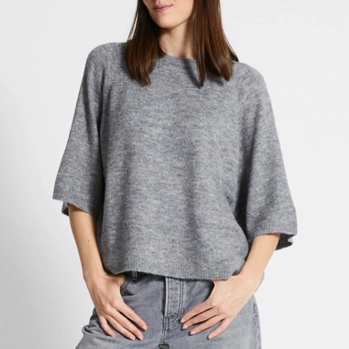 beige och grå stickad  - 1