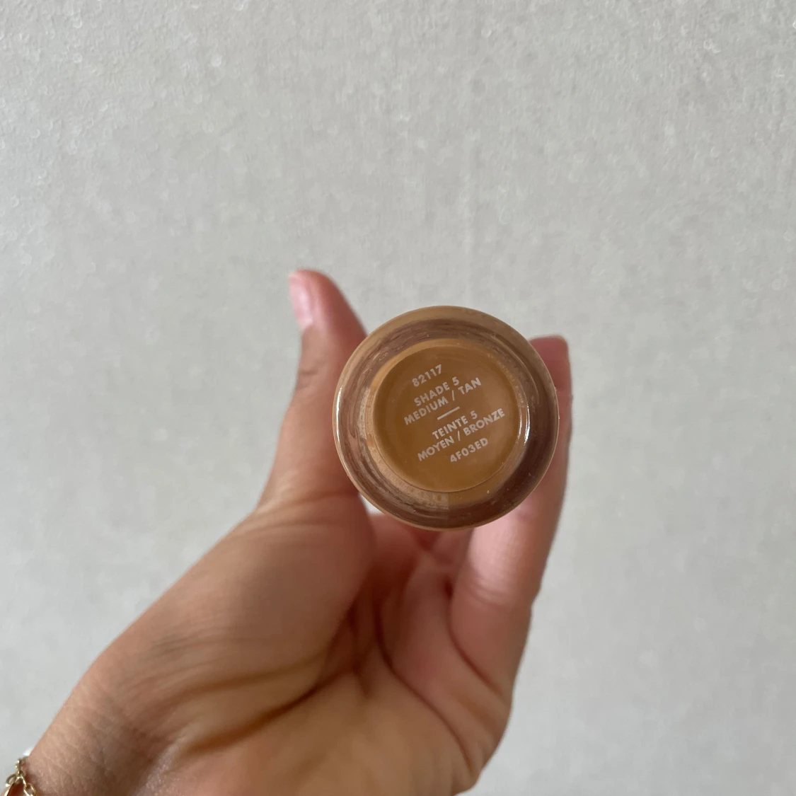 e.l.f. Halo Glow Liquid Filter Medium Tan - 1
