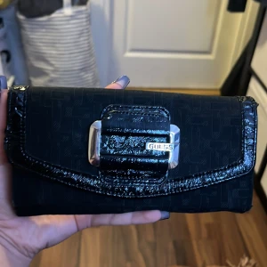 Vintage guess plånbok  - Bra skick 