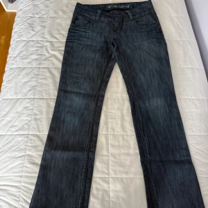 Blå bootcut jeans Esprit - Säljer mina snygga blå jeans från Esprit med bootcut passform💗 storlek 36💗  dem är lite längre än vad bilden visar!!