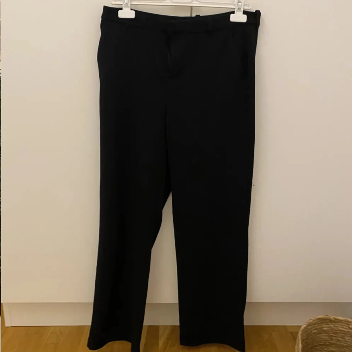 Svarta kostymbyxor med rak passform - 2