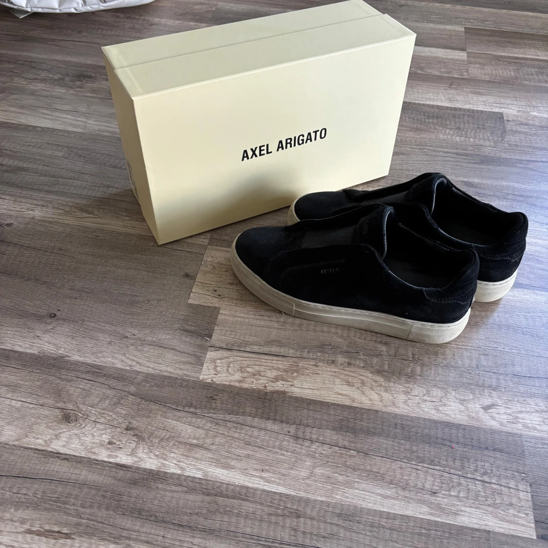 Svarta sneakers från Axel Arigato