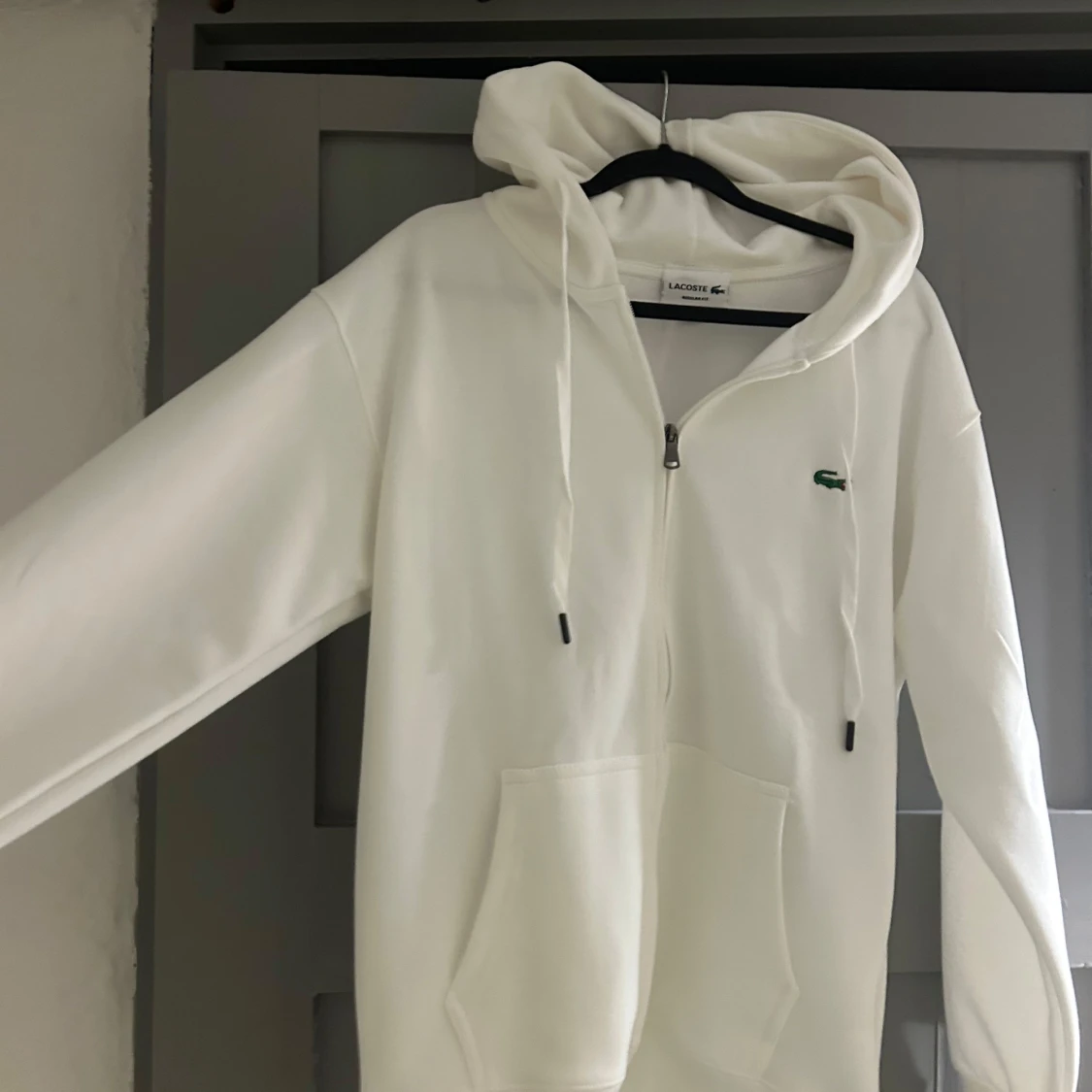 Vit hoodie från Lacoste med dragkedja - 3