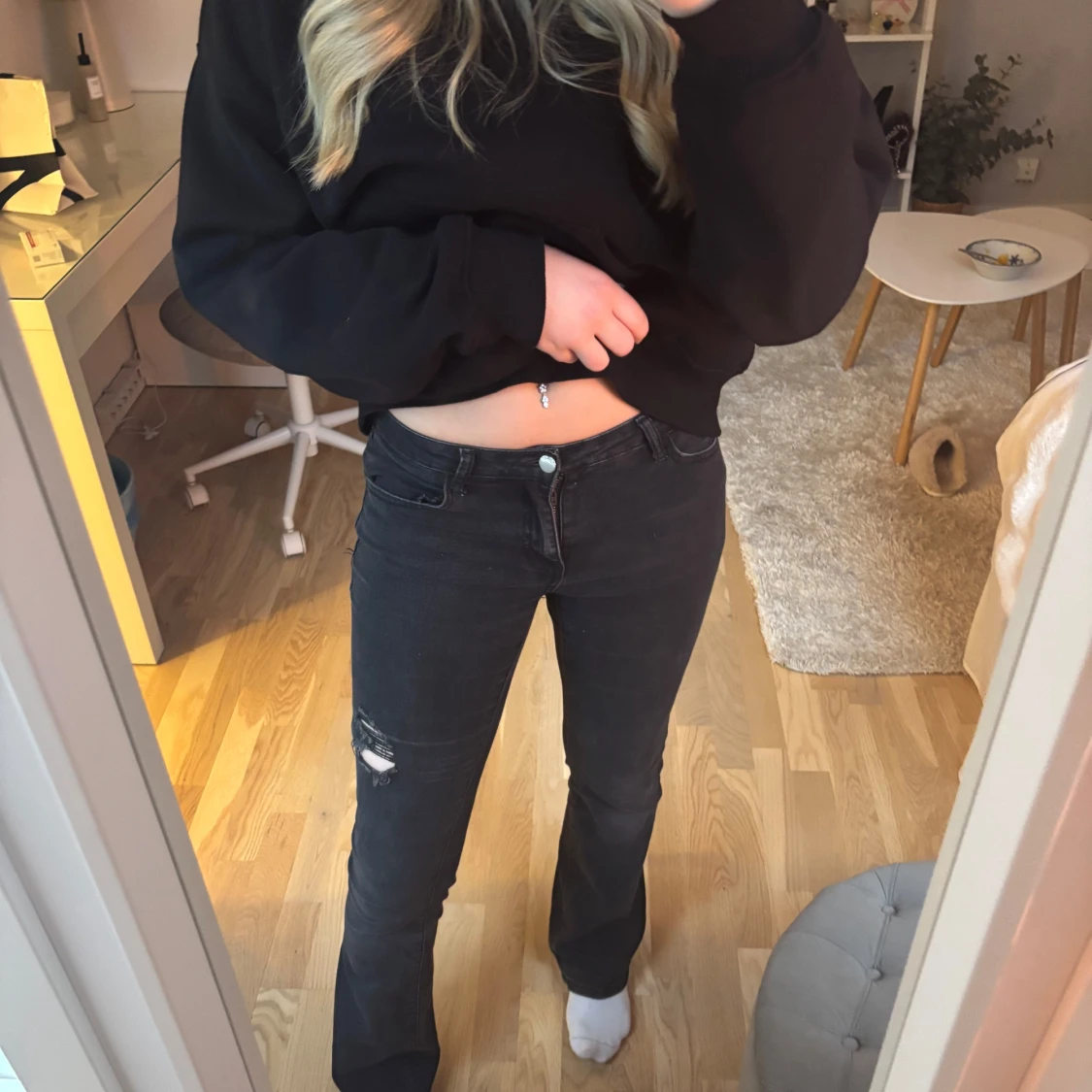 Svarta lågmidjade bootcut jeans med slitning - 3