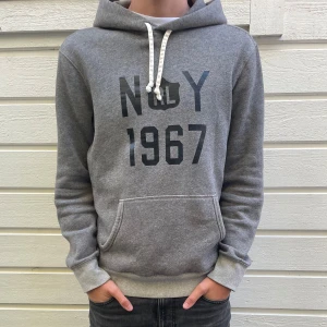 Ralph Lauren Hoodie - Riktigt snygg och unik hoodie från Ralph Lauren | Storlek M | Hör av dig vid frågor!