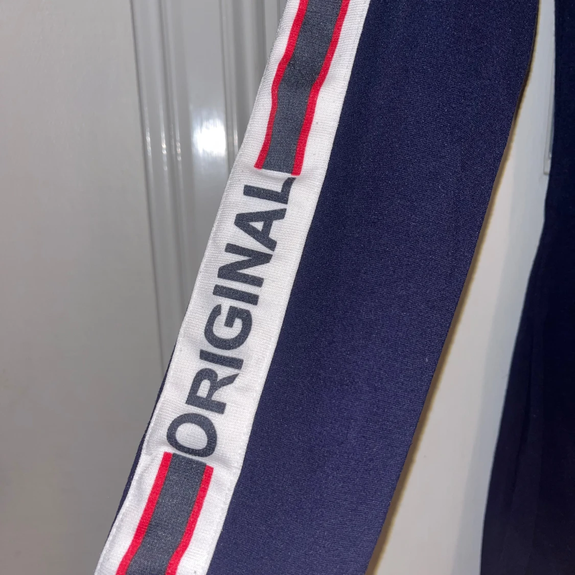 Mörkblå sportig klänning med dragkedja - 1