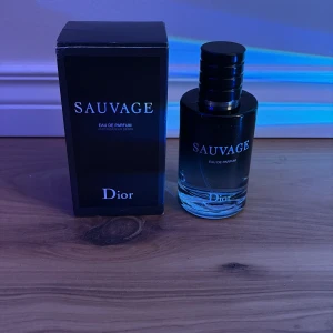 Parfym Dior sauvage edp - Bra parfym har använt 25ml av de och vill nu sälja den.