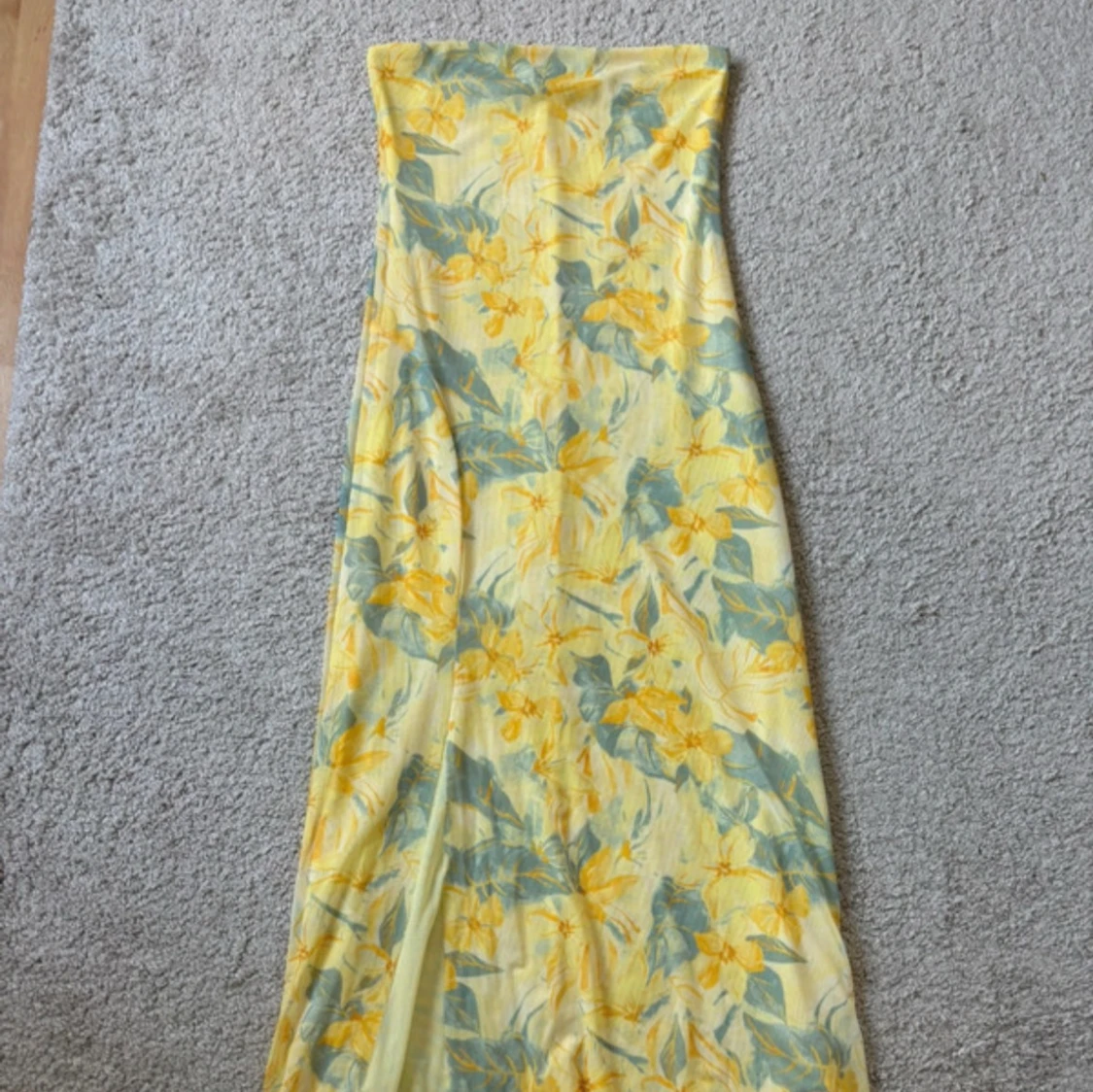 Somrig gul klänning från ZARA - 1