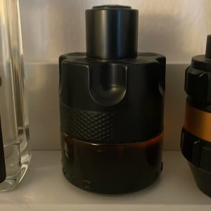 Parfym sampel Azzaro the most wanted parfum - Säljer parfym sampels. 1,2,3,4,5ml.   Hör av dig så kommer vi överens om ett billigt och bra pris!