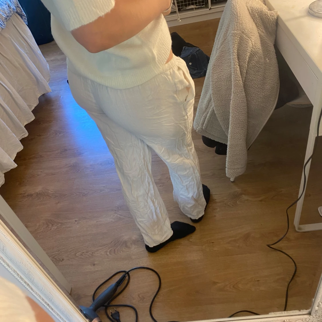 Vita linnebyxor med dragsko - 1