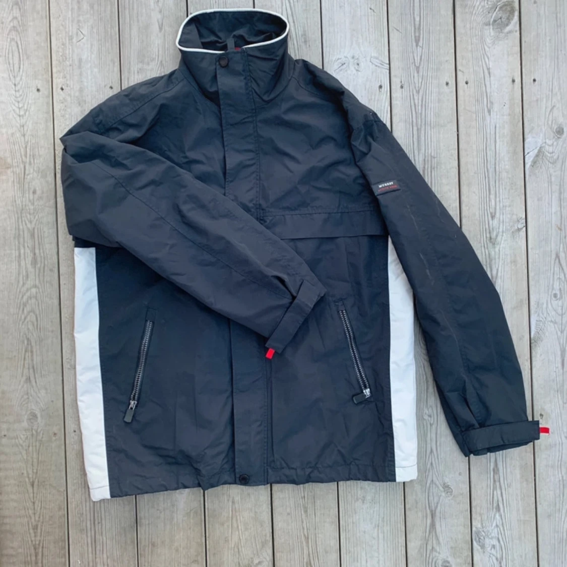 Svart vindjacka från Peak Performance - 2