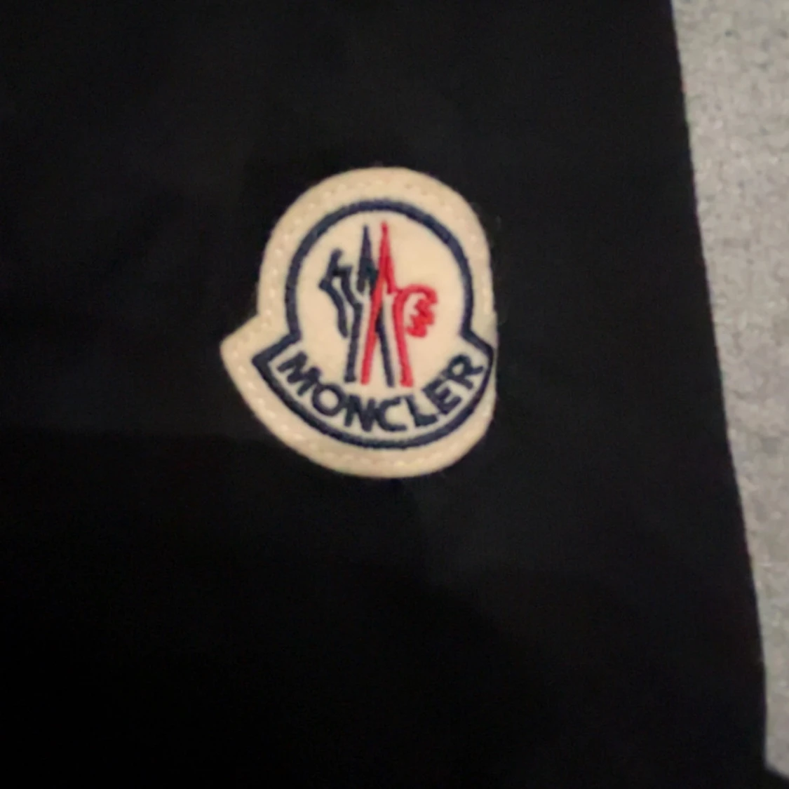 Moncler tshirt storlek L - 1