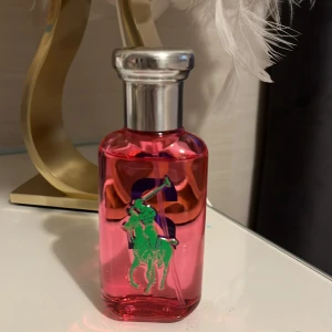 Ralph Lauren parfym 50ml - Säljer en snygg parfym från Ralph Lauren i. Endast testad!