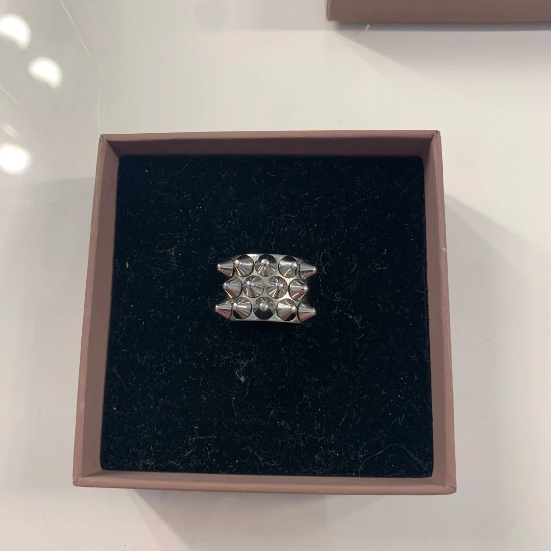 Silverfärgad ring från Edblad - 1