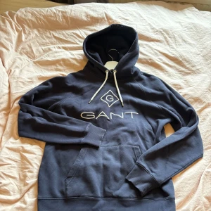 Gant Hoodie  - Mörkblå GANT hoodie