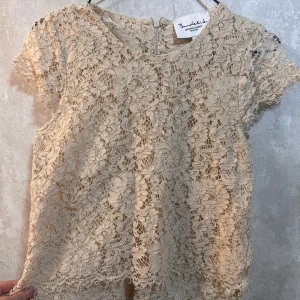  spetsblus från Bondelid - Säljer en söt blus från Bondelid🤍 