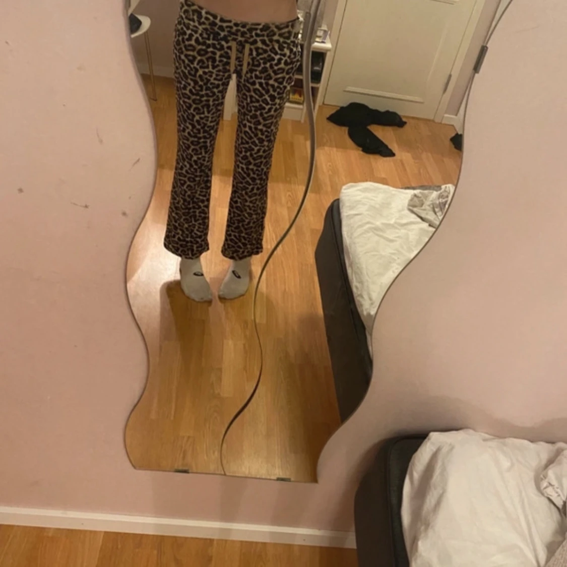 Leopardmönstrade mjukisbyxor från Lindex - 1