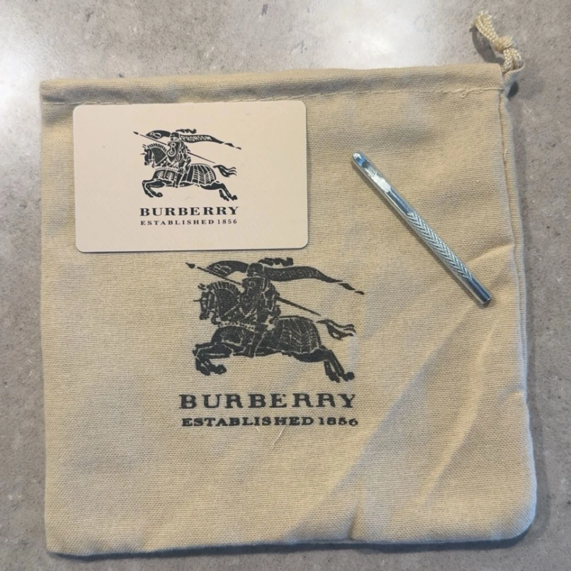  Bur$erry bälte  - 4