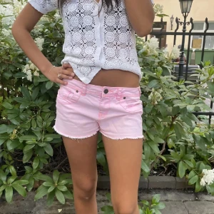Rosa jeans shorts - Fina rosa jeans shorts storlek s❤️