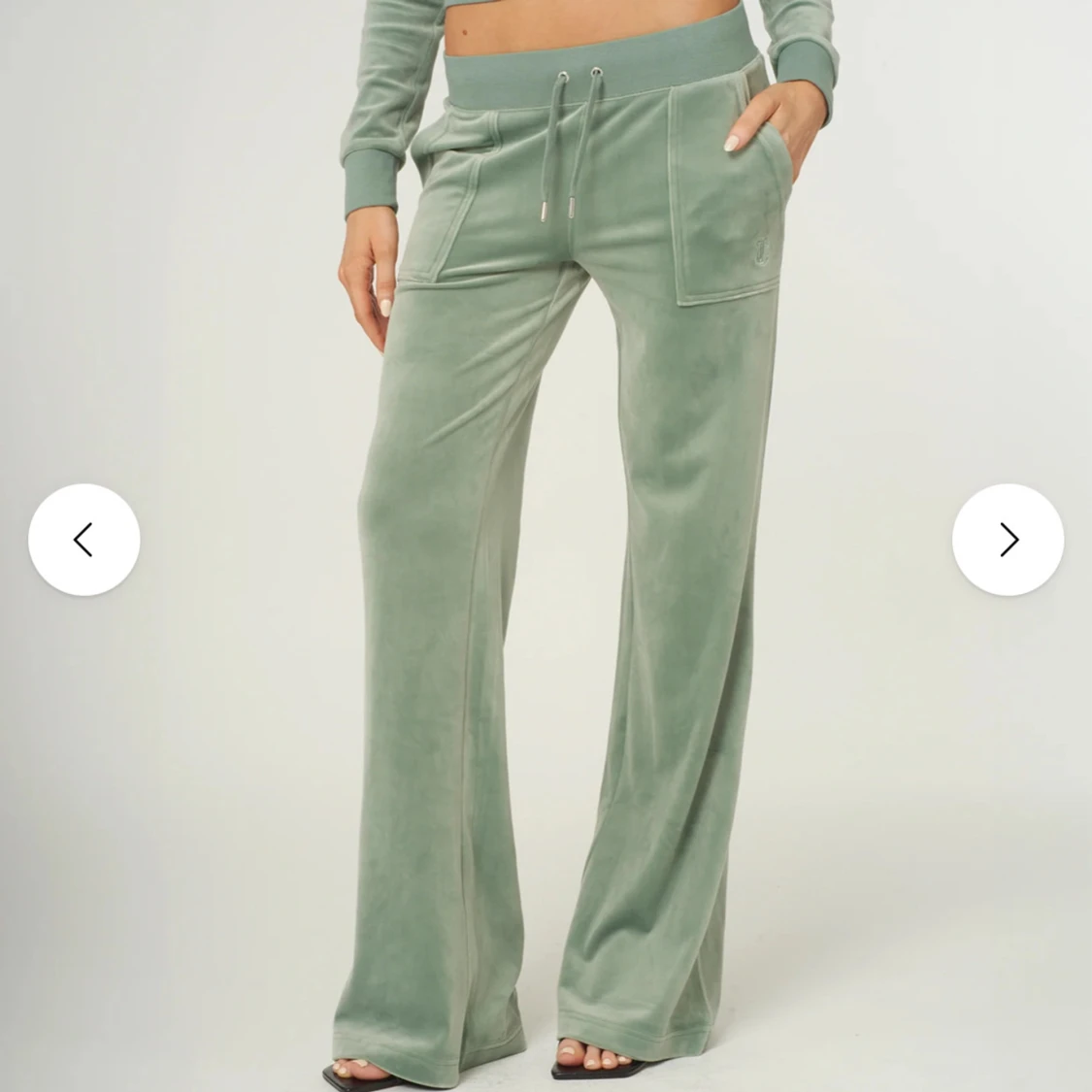 Gröna mjukisbyxor med vida ben