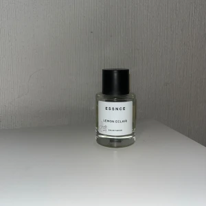 Lemon Éclair parfym från Essnce - använd men mycket kvar