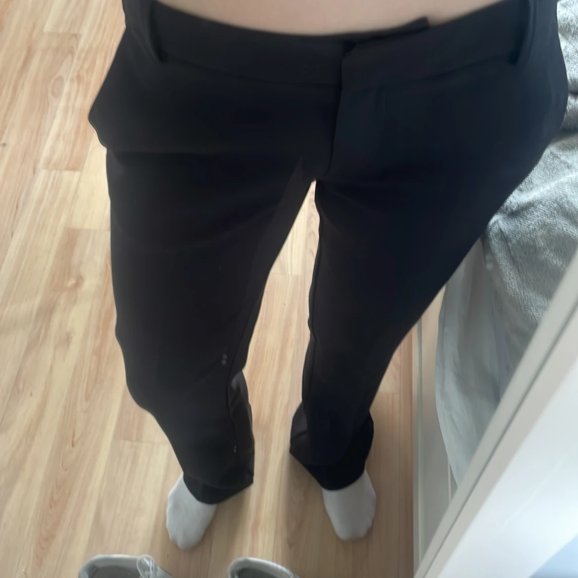 Svarta låg midjade kostymbyxor  - 2