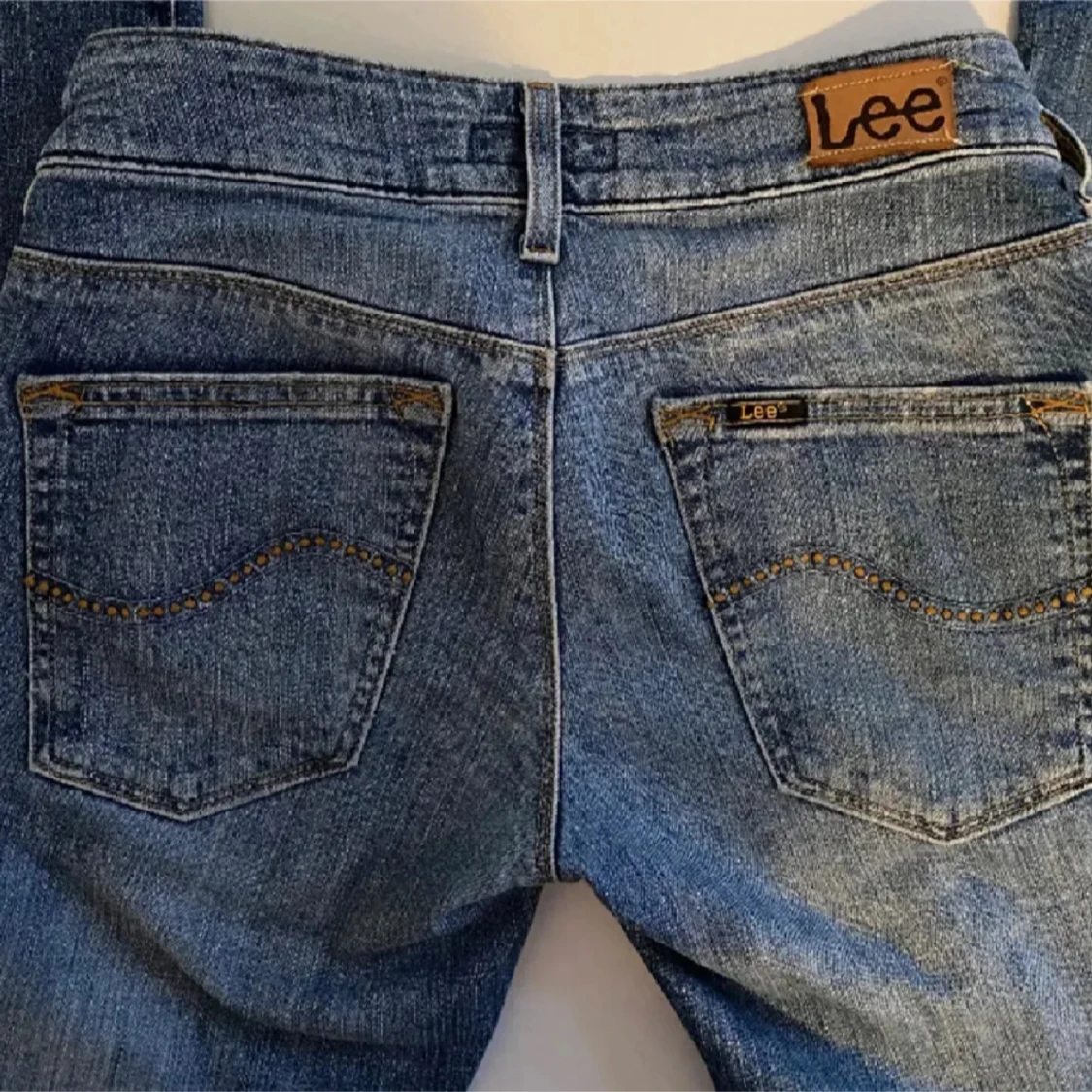 Blå bootcut jeans från Lee - 1