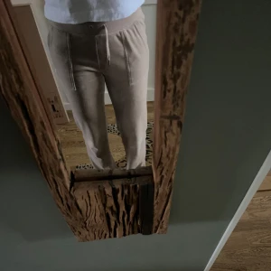 Juicybyxor - Juicybyxor storlek XS beige. KOM MED PRISFÖRSLAG!!!
