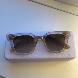 Beigea solglasögon från CHIMI - Solglasögon från CHIMI, super snygga till sommaren. 