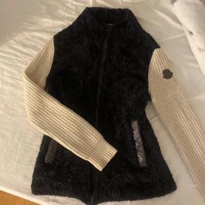 moncler cardigan - jättesnygg och unik!! 🐆🐆