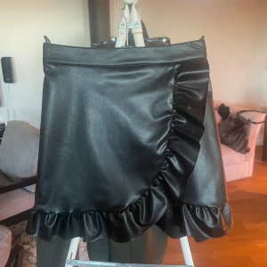 Olika klädesplagg  - Olika klädesplagg som aldrig används. 100kr/st. Skriv vid intresse IBK frågor (olika storlekar så fråga vid intresse)