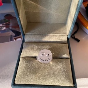 Smileyring Maria Nilsdotter - Unik silverring från Maria nilsdotter, inprincip ny, använd några gånger, har knappt några repor 🌺🥰