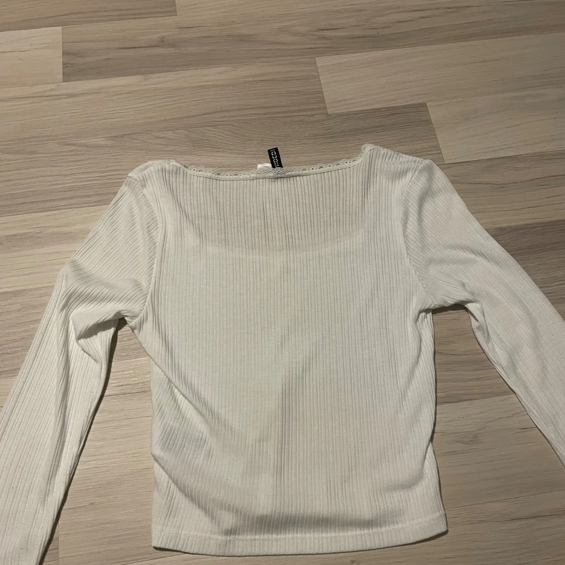 Vit ribbad topp  - 1
