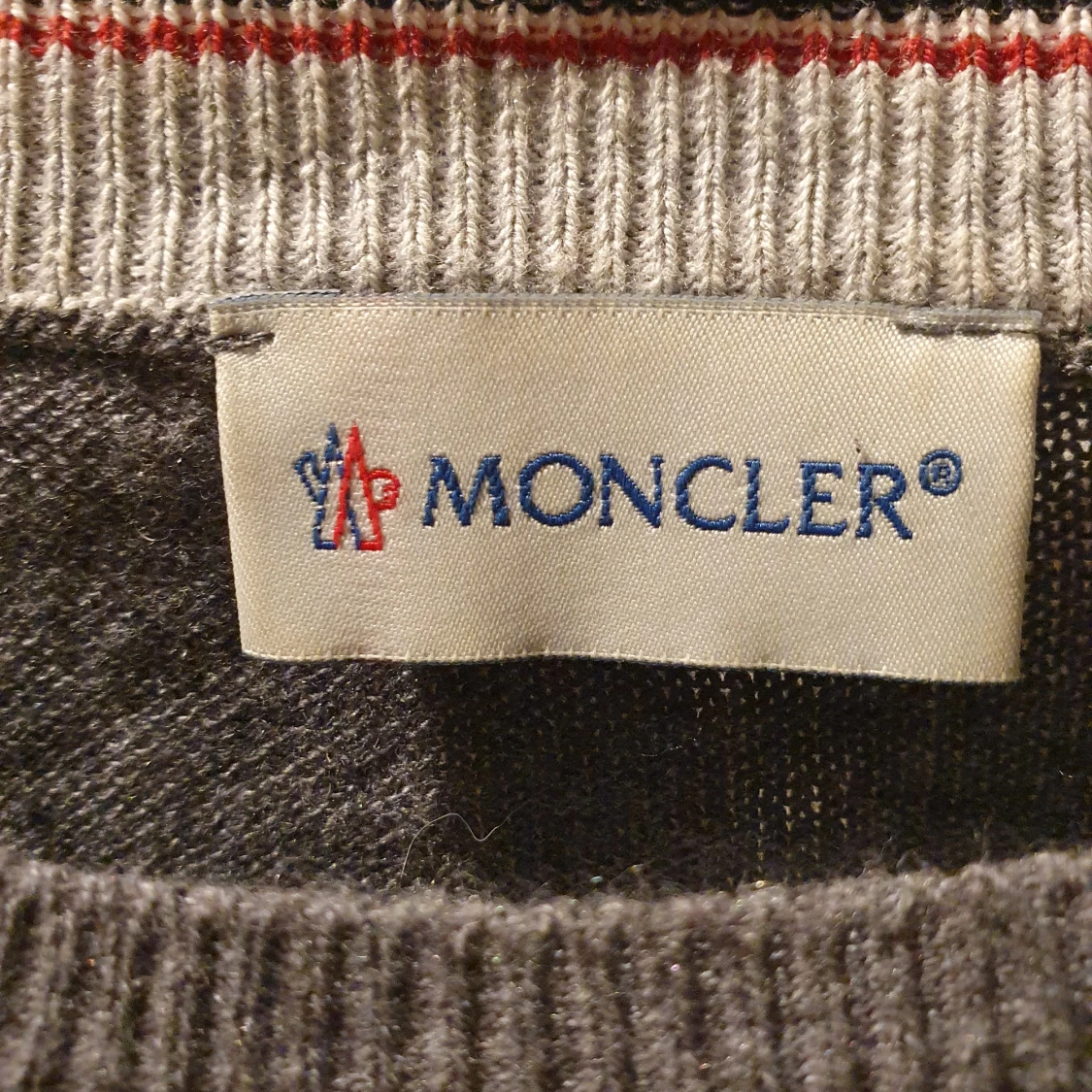 Grå tröja från Moncler - 4