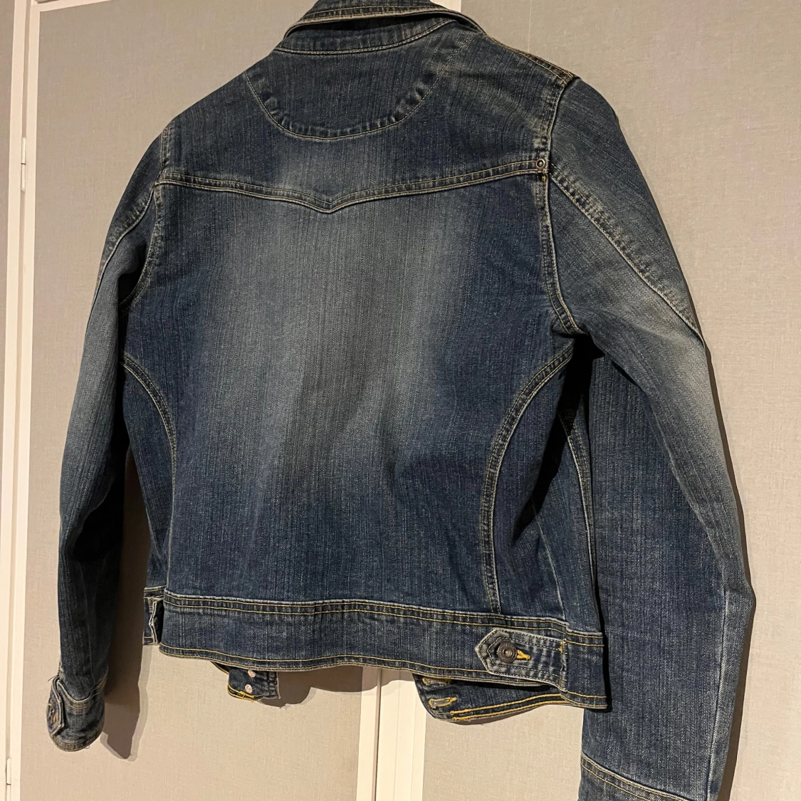 Blå jeansjacka från Lindex - 2