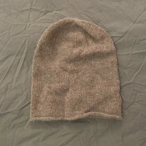 Mössa h&m beige - Mössa h&m beige 