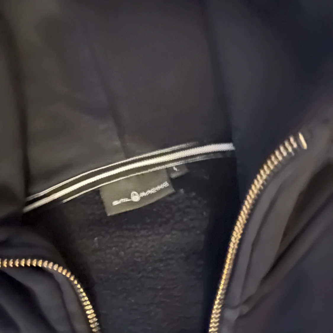 Svart tröja ifrån sail racing - 2