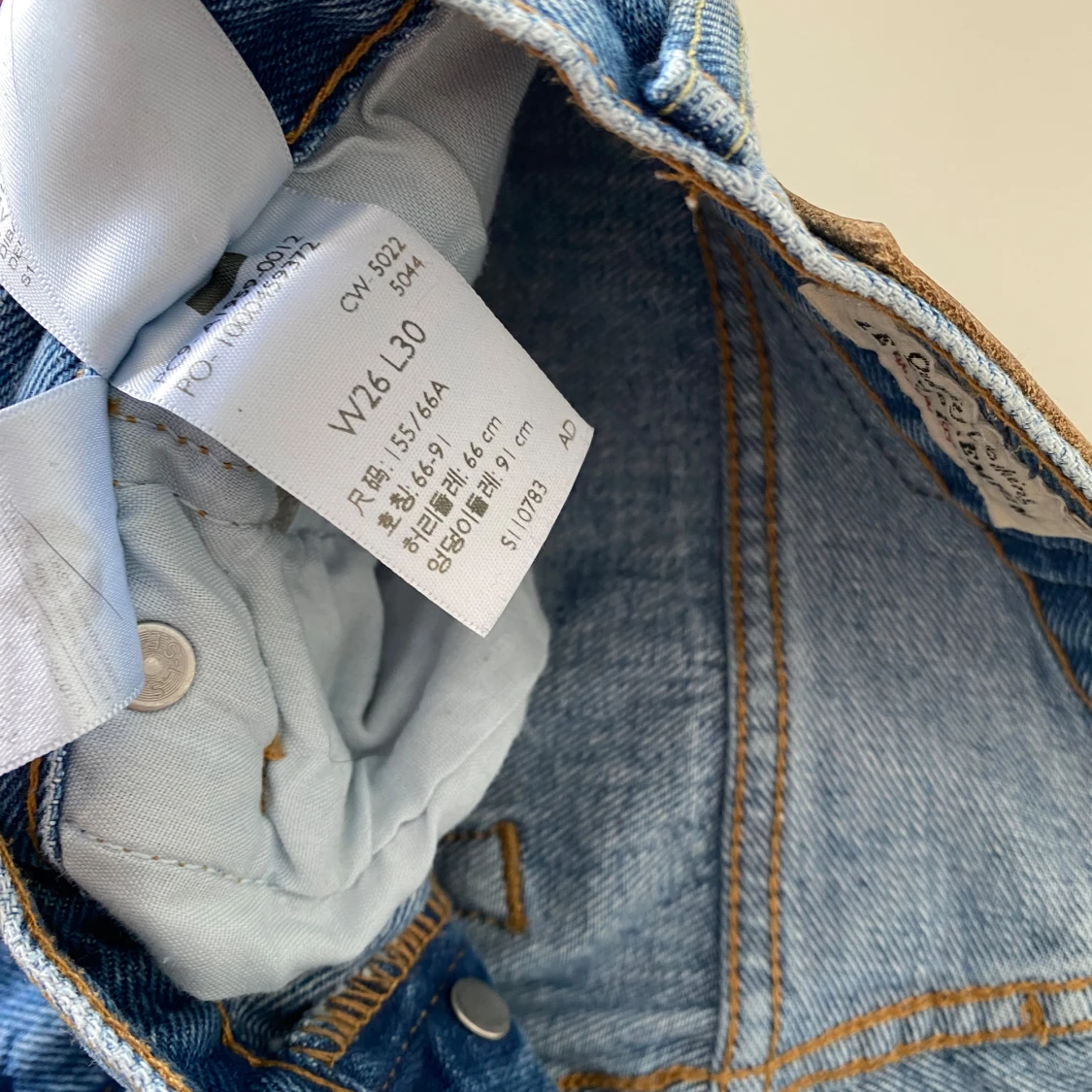 Blå Levis 501 jeans - 4