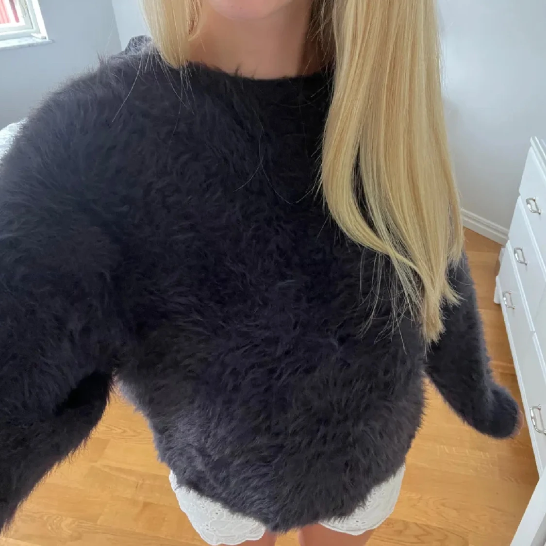 Blå  fluffig tröja - 1