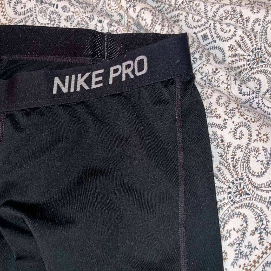 Svarta träningstights från Nike Pro - 1