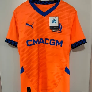 Marseille fotbolltröja - En marseille tröja i stl S helt ny                               (ny pris 1049kr)