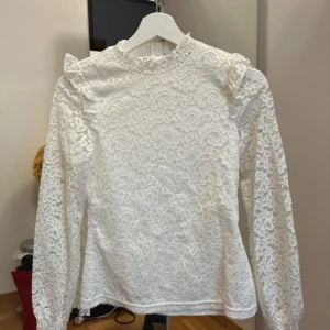 spetströja  - använd en gång, inga defekter och supersöt på alla sätt och vis! 🩵😍