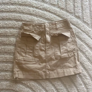  Prettylittlethings kjol - Använt 2-3 gånger