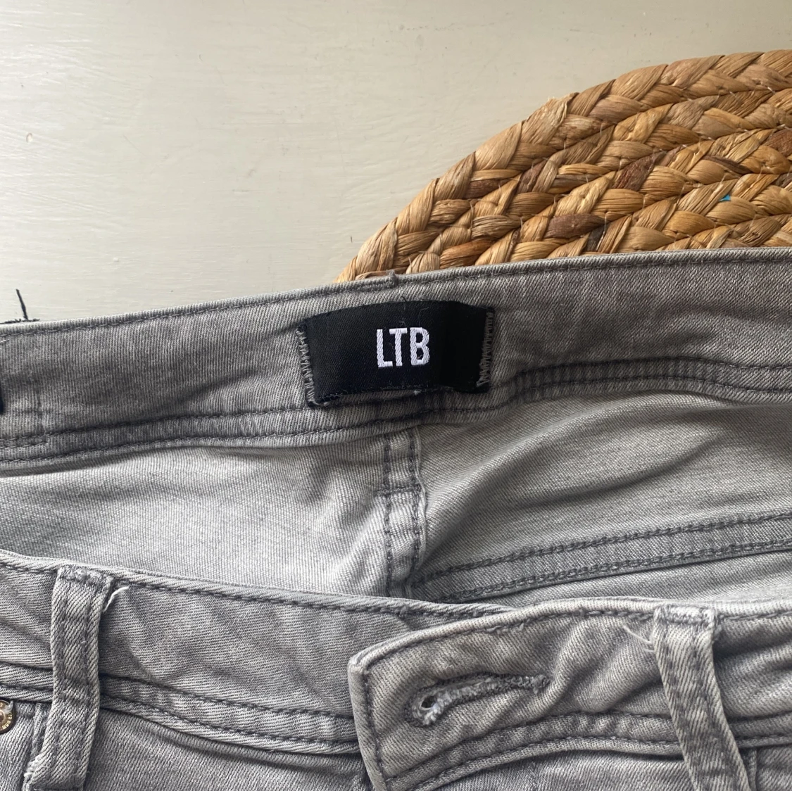 Ljusgrå jeansbyxor från LTB - 3