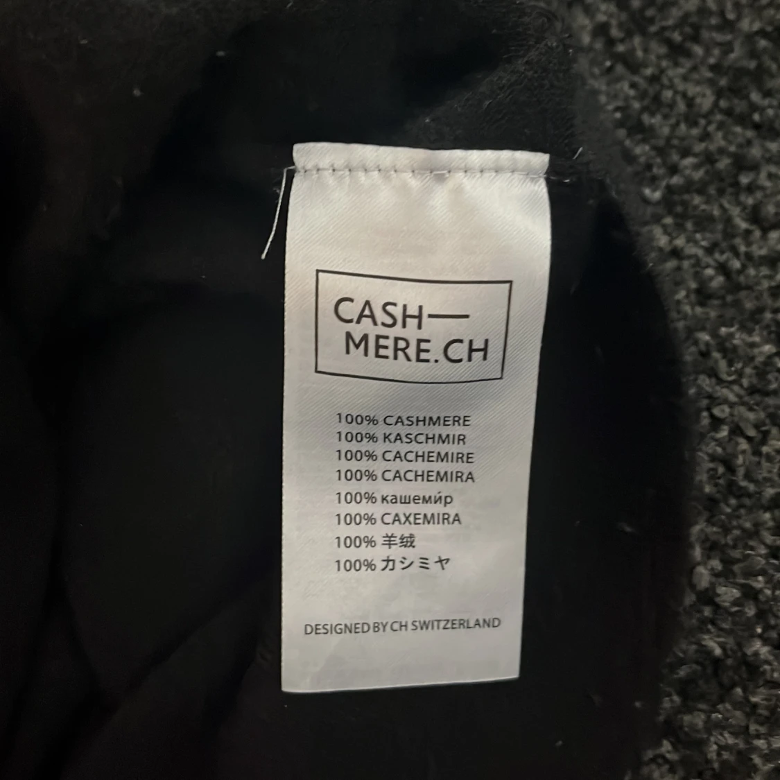 Svart kashmirtröja  - 2