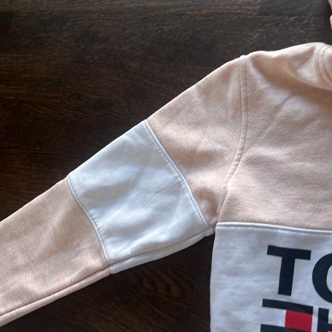 Ljusrosa hoodie från Tommy Hilfiger - 3