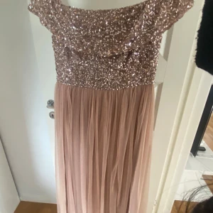 Klänning - Använd 1 gång på ett bröllop