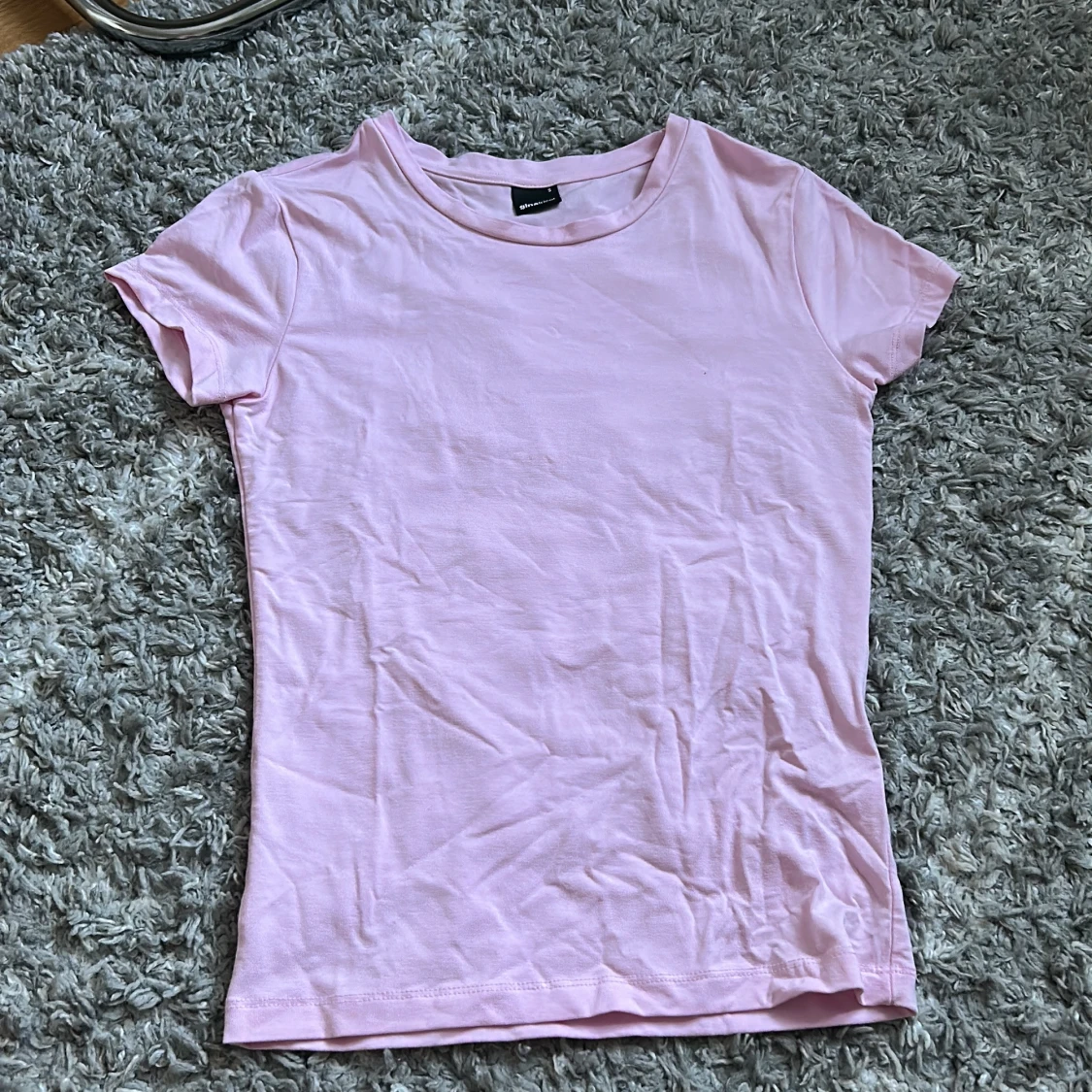 Ljusrosa t-shirt från Gina Tricot - 1