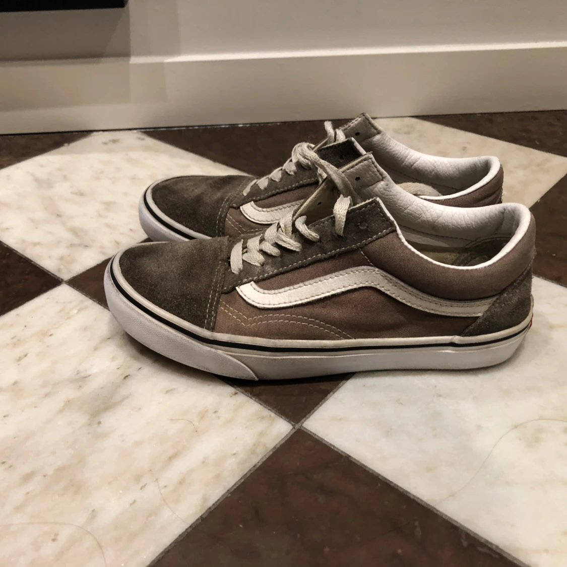 Gråa Vans Old Skool sneakers - 1